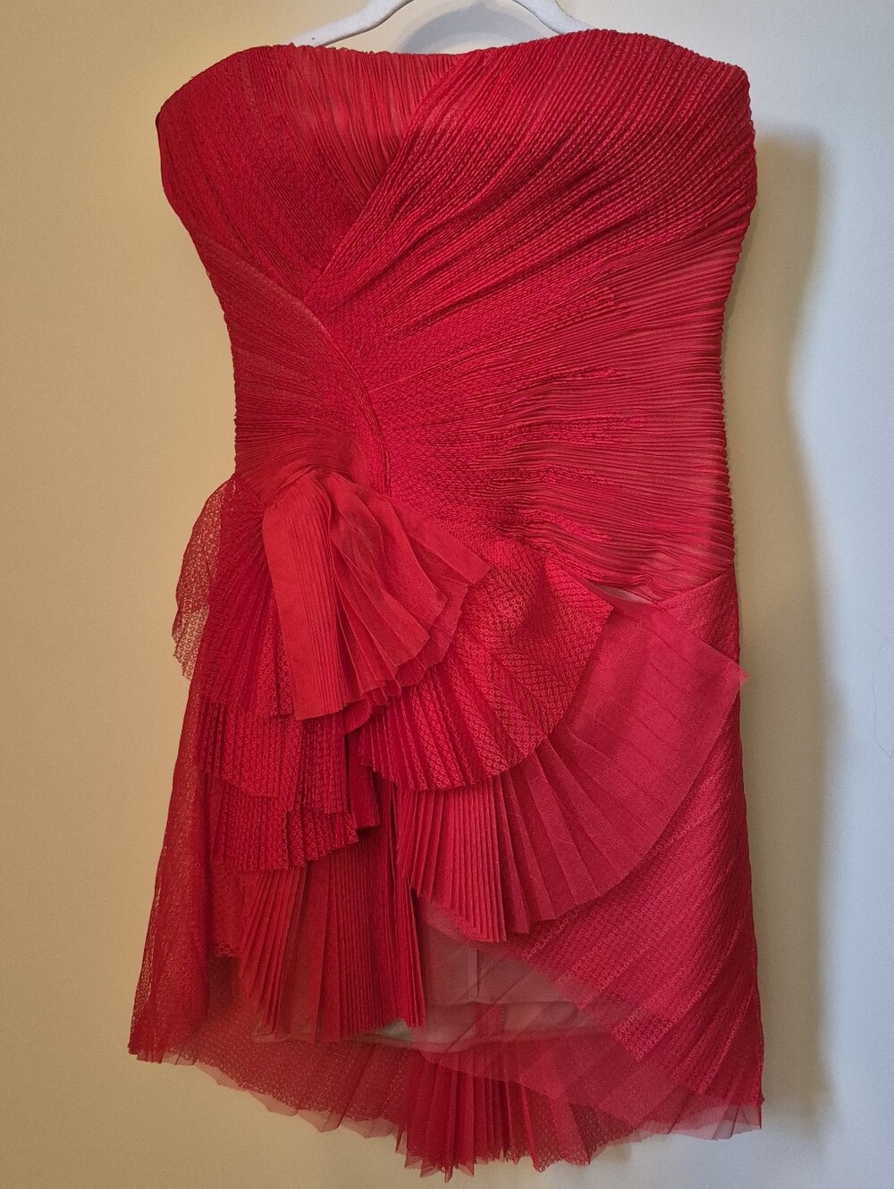 BCBGMAXAZRIA Runway The Coquette Red Berry Strapless Pleated Plisse Dress Size 4